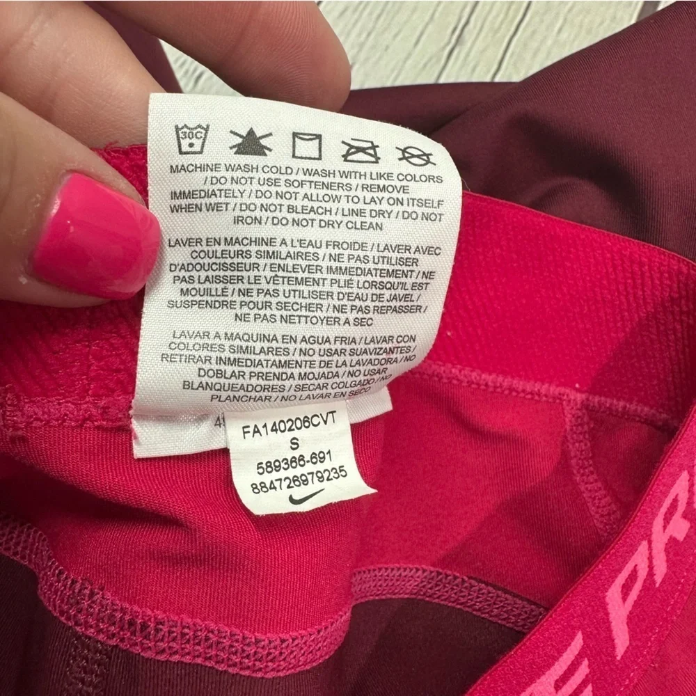 Nike pro Pink cranberry Performance Leggings cropped capri 18